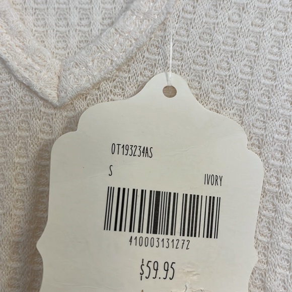 Altar’d State Ivory Top - Picture 4 of 5